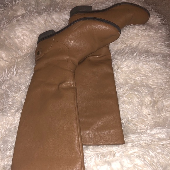 dark tan LEATHER BOOTS below knee boots w/ heel! - Picture 2 of 6